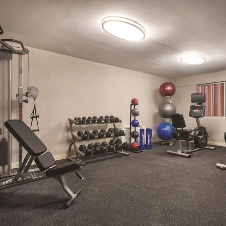 Clarion Hotel Milwaukee Airport المظهر الخارجي الصورة