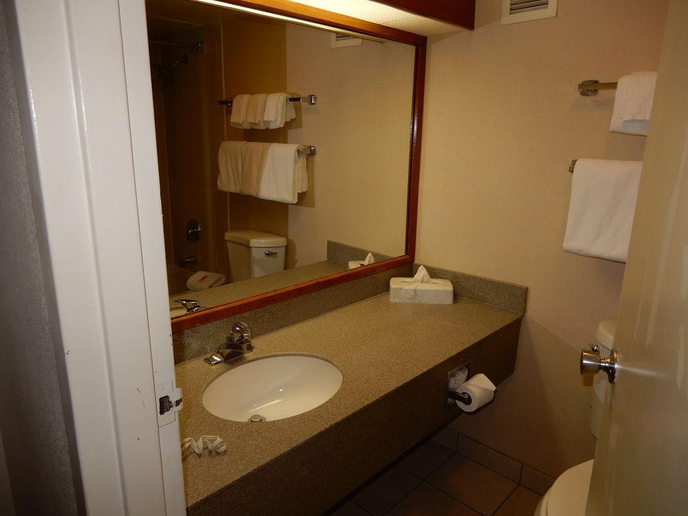 Clarion Hotel Milwaukee Airport المظهر الخارجي الصورة