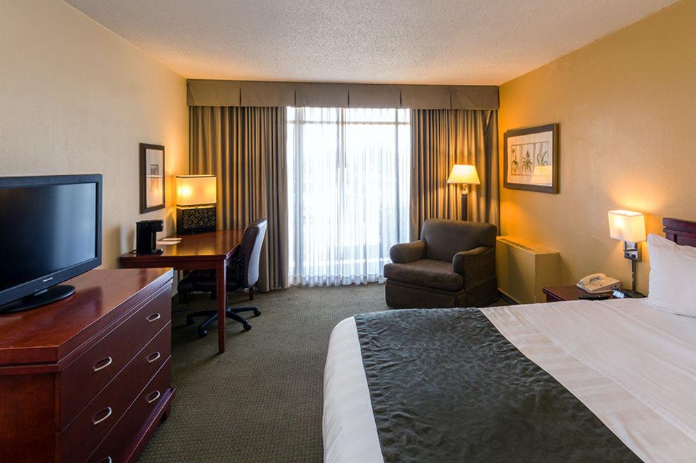 Clarion Hotel Milwaukee Airport المظهر الخارجي الصورة